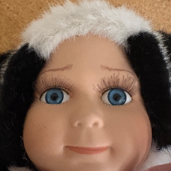 Vintage GEPPEDDO Cuddle Kids porcelain faced "PAGE PANDA" stuffed Doll - Picture 10 of 15